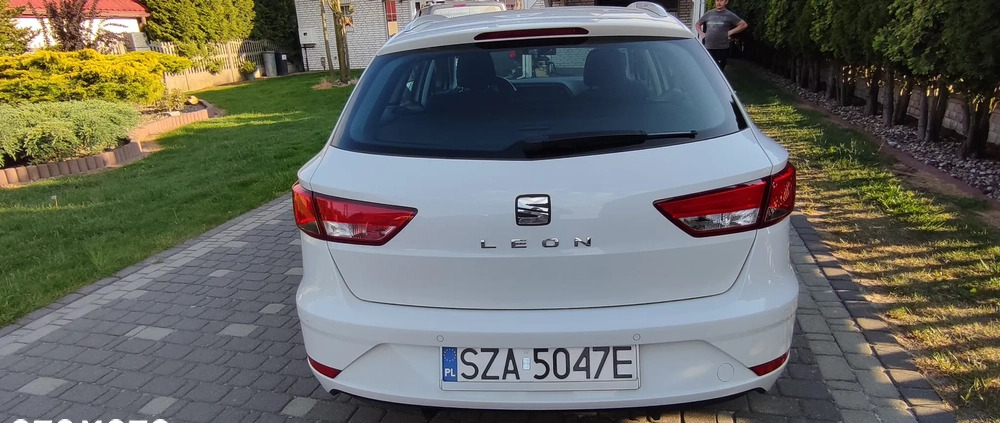 Seat Leon cena 49500 przebieg: 120500, rok produkcji 2017 z Poręba małe 172